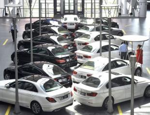Auto sales decline around 2 pct in April