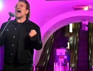 U2’s Bono puts on ‘freedom’ show in Kiev metro