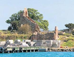 Environmentalists oppose construction on Chicken Islet