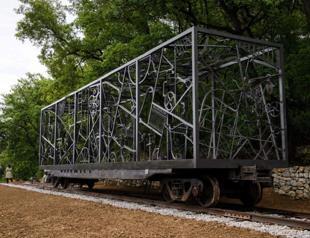 Bob Dylan installs artwork in French vineyard