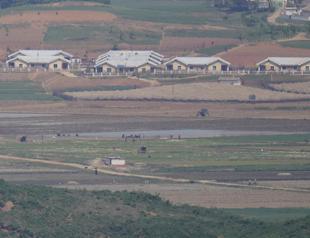 North Korea confirms 1st COVID outbreak, Kim orders lockdown