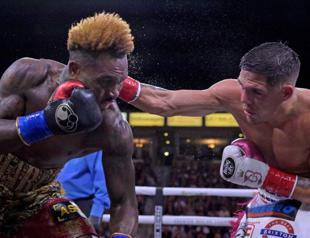 Charlo knocks out Castano to claim undisputed crown