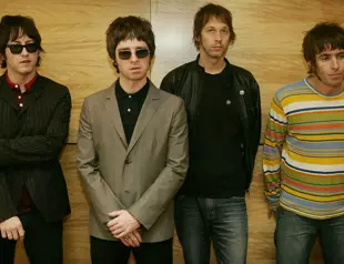 Guitar that broke up Oasis sells for $390,000