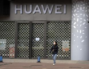 Canada bans China’s Huawei Technologies from 5G networks