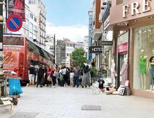 Ukrainian shoppers returning to Istanbul’s Laleli