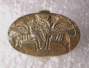 Ancient Mycenaean-era gold ring back in Greece