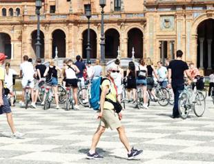 Spain eases Covid entry for unvaccinated tourists