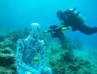 Ceramic works, statues displayed in an underworld exhibition