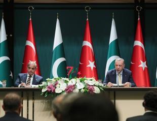 Turkey, Pakistan vow to boost ties on 75th anniversary