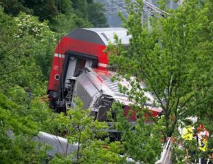 At least 4 killed as train derails in southern German Alps