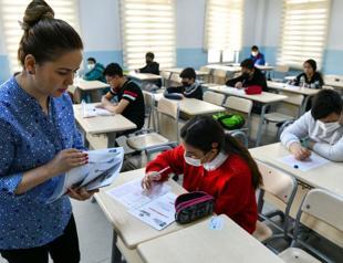 1 mln Turkish students appear in high school qualification exams