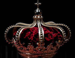 Portugal at last gets to marvel at its crown jewels