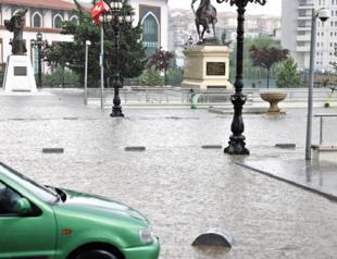 Streets of Ankara flooded after downpours