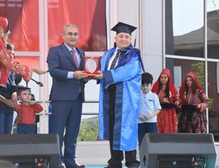 Man graduates from engineering school after 40 years