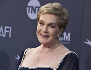 Julie Andrews ‘gobsmacked’ by Hollywood award