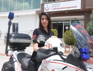 28-old woman serves as Turkey’s first motorcycle emergency paramedic