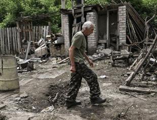 Zelensky pleads for arms as Russian forces lay siege to Severodonetsk