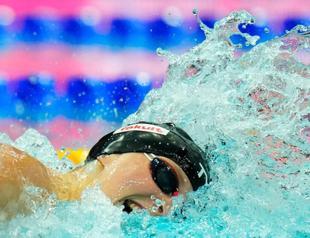 Ledecky reclaims 400 title at worlds, eyeing more
