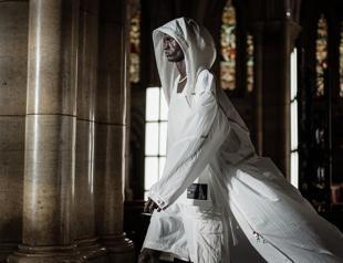 Fire and dance as spectacle returns to Paris fashion