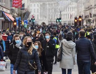 UK retail sales drop on high inflation