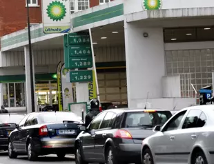 French energy giants urge consumers to cut back