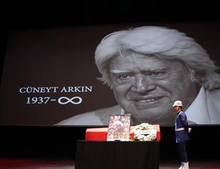 Thousands bid farewell to legendary actor