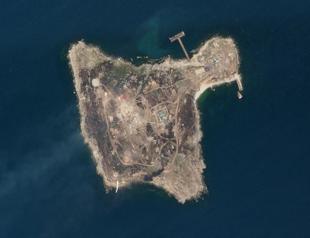 Casualties in southern Ukraine strikes, after Russia quits Snake Island