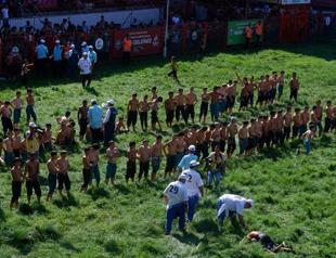 Traditional oil wrestling festival kicks off with record level participation