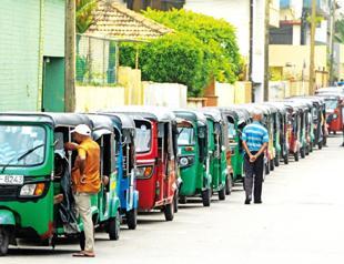 Sri Lanka keeps schools closed