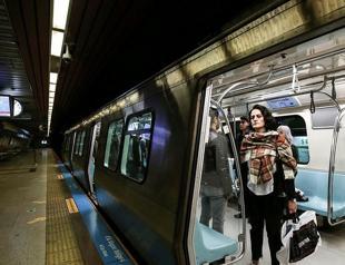 Experts urge people to get booster shots as cases rise