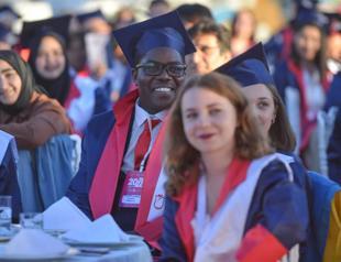 Over 165,000 foreign students seek scholarships: Minister