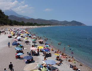 Population in resort towns boom during Eid holiday