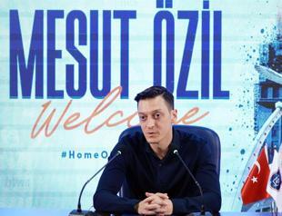 Mesut Özil signs for Turkish club Başakşehir