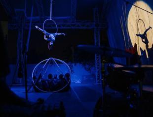 Senegalese circus troupe teaches kids to dream