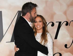 Jennifer Lopez, Ben Affleck wed in Las Vegas drive-through