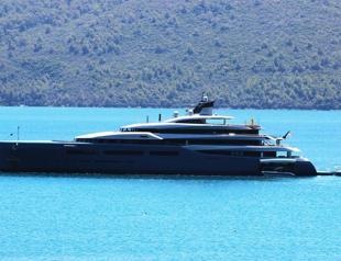 Brit tycoon’s yacht anchors in Akyaka