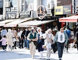 1.3 million legal foreigners live in Istanbul: Official