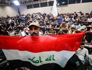 Iraqi protesters breach parliament building in Baghdad
