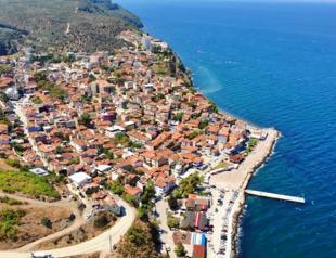 Travel writers pick 10 affordable coastal towns to vacationers