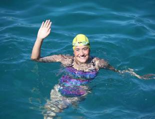 Woman becomes youngest Turk to swim across English Channel