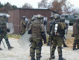 Kosovo postpones new border rules after tensions soar