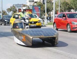 Solar car produced by students starts country tour