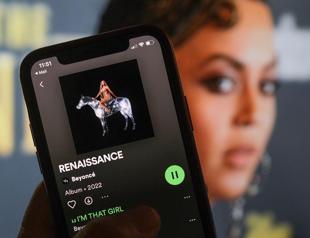 Beyonce tops US songs chart for first time in over a decade