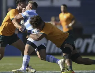 Argentina thrashes Australia to top Rugby Championship