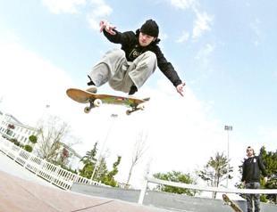 National skateboard champion beaten in skate park