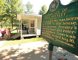 Elvis death anniversary increases tourism at his birthplace