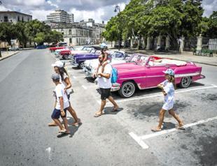 Cuba sees surge in foreign tourists, hopes for more Russians