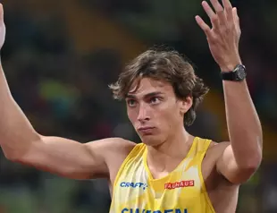 Pole vault king Duplantis rules supreme as Bol grabs third Euro gold