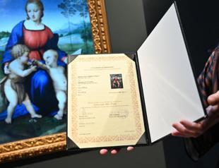 Art market pushes on with rocky crypto romance