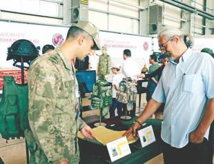 Military expo opened to commemorate Great Offensive